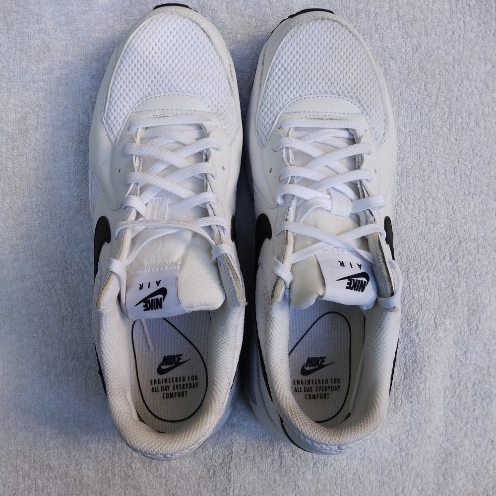 Nike Air Max Excee White Size 8.5.